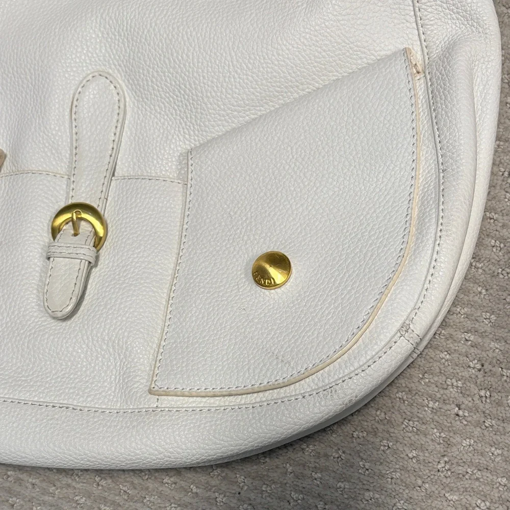 Fendi White Leather Shoulder Bag with Gold Hardware - Picture 4 of 11